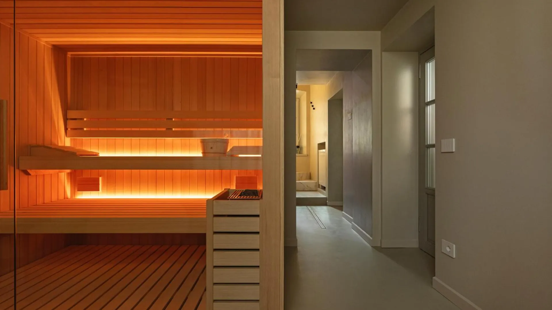 Rego Apartments - Boutique Aparthotel & Serenity Spa With Some Off-Site Apartments In The Heart Of Bergamo City Center Włochy