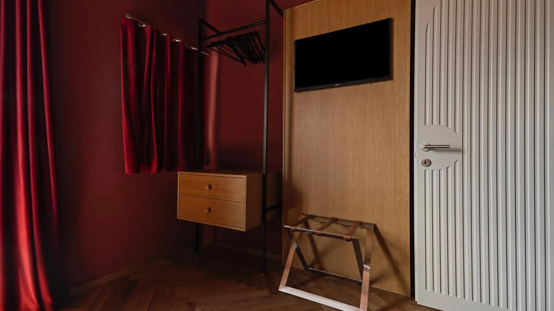 Rego Apartments - Boutique Aparthotel & Serenity Spa With Some Off-Site Apartments In The Heart Of Bergamo City Center 0*,  Italia