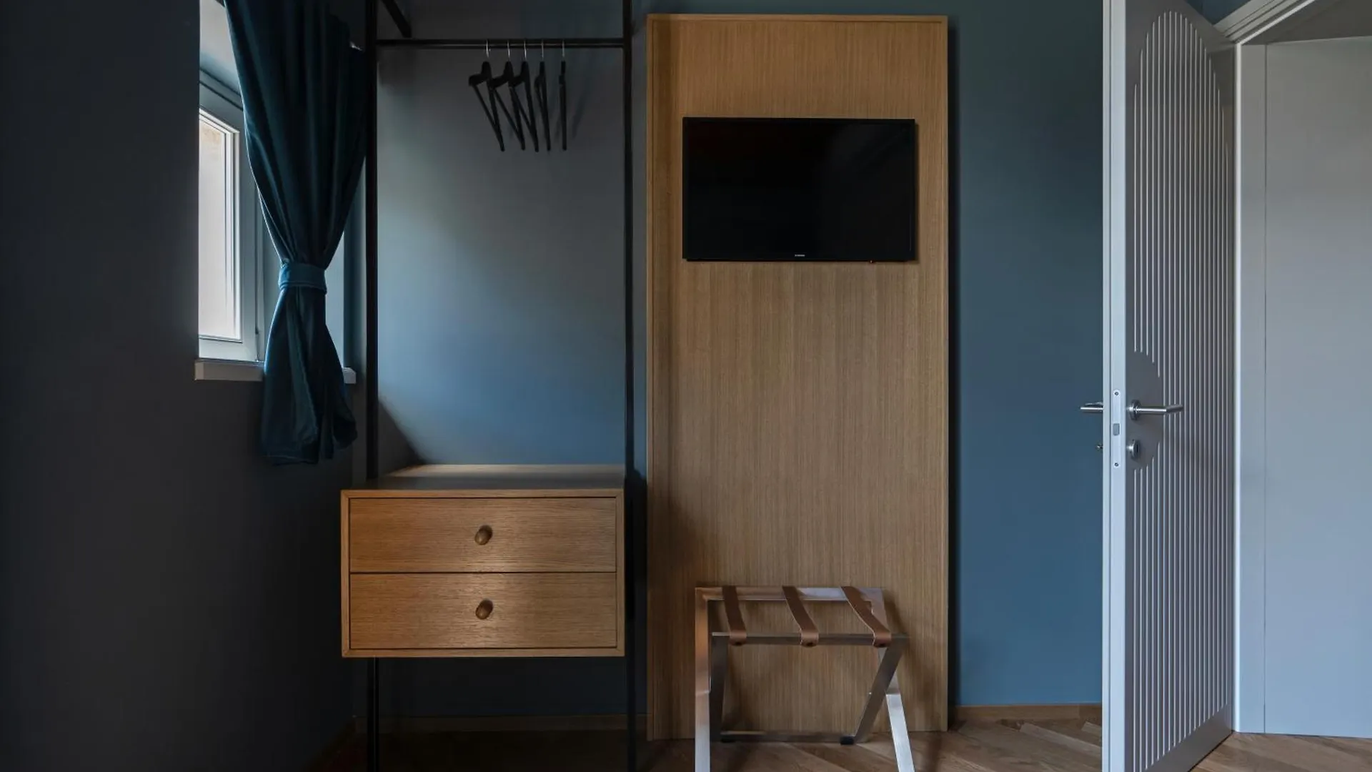 Rego Apartments - Boutique Aparthotel & Serenity Spa With Some Off-Site Apartments In The Heart Of Bergamo City Center Italy