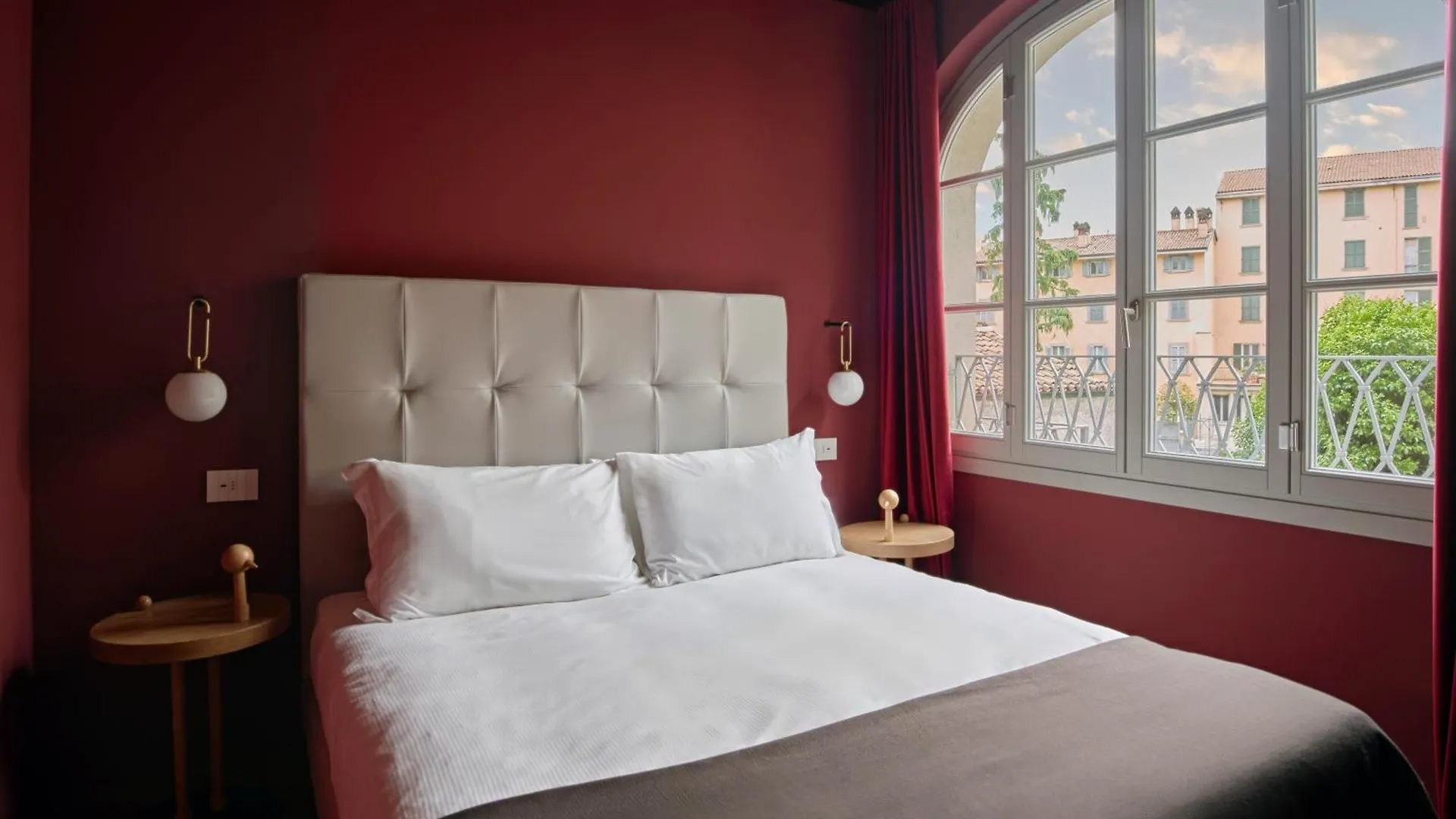Rego Apartments - Boutique Aparthotel & Serenity Spa With Some Off-Site Apartments In The Heart Of Bergamo City Center